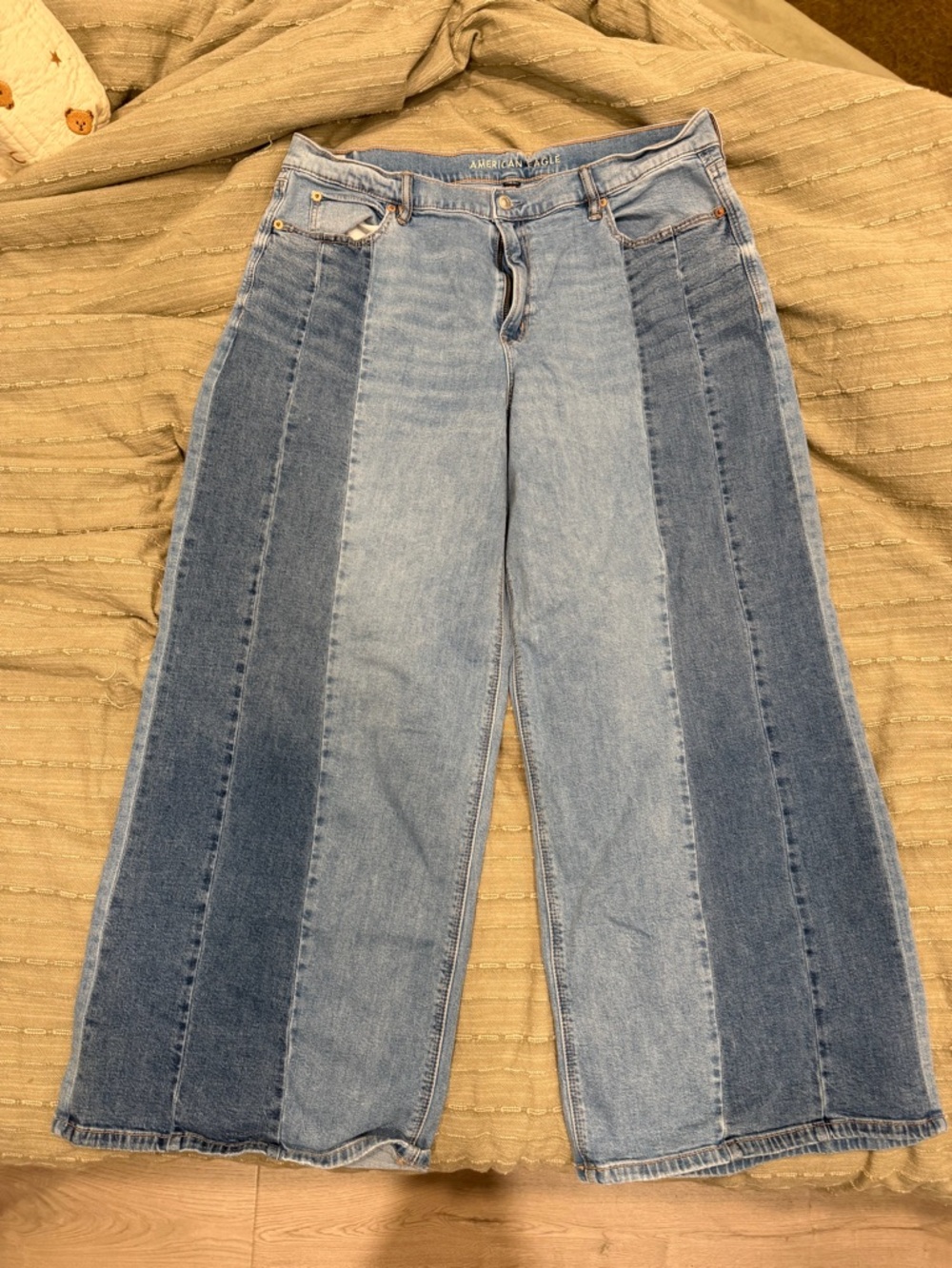 American Eagle Outfitters Two-Tone Blue Wide-Leg Jeans